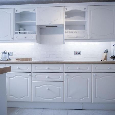 Captains Walk - 4 Bedroom Apartment - ซอนเดอร์สฟุต ภายนอก รูปภาพ