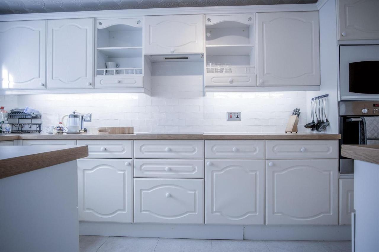 Captains Walk - 4 Bedroom Apartment - ซอนเดอร์สฟุต ภายนอก รูปภาพ